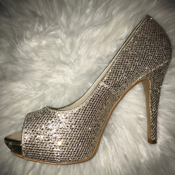 ALDO Gold Metallic Heels - Picture 3 of 6
